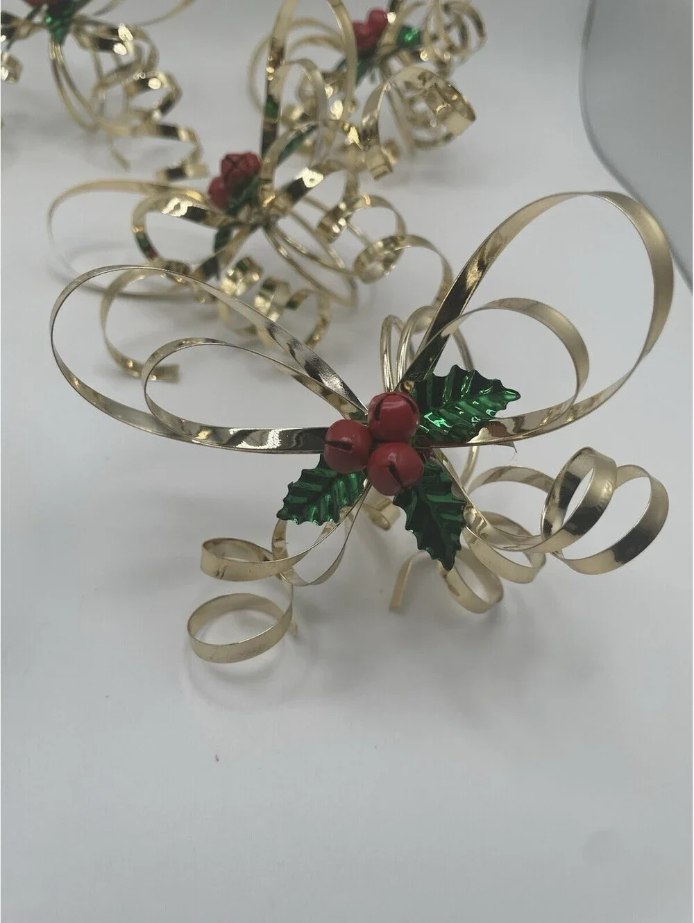 Vtg Metallic Gold Bow With Holly Berry Napkin Rings Set Of 7